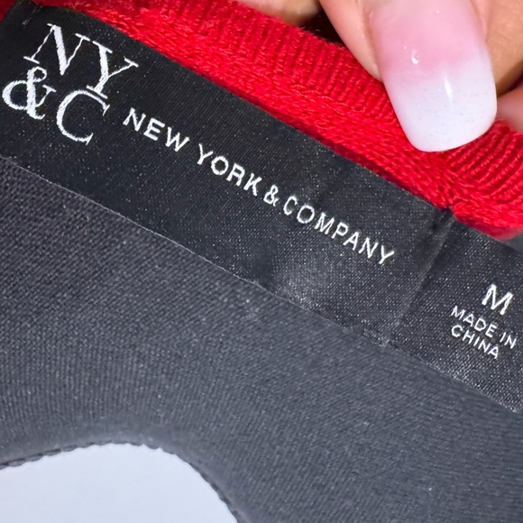 🔵 New York and Company Red Crew Neck Batwing Sweater Size Medium - Picture 7 of 9